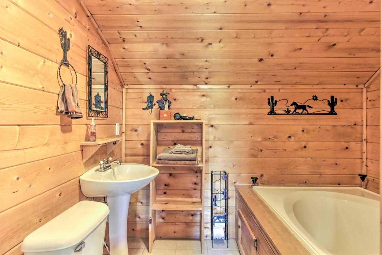 Cabin With Hot Tub And Deck About 12 Mi To Pigeon Forge! Севьервилл Экстерьер фото